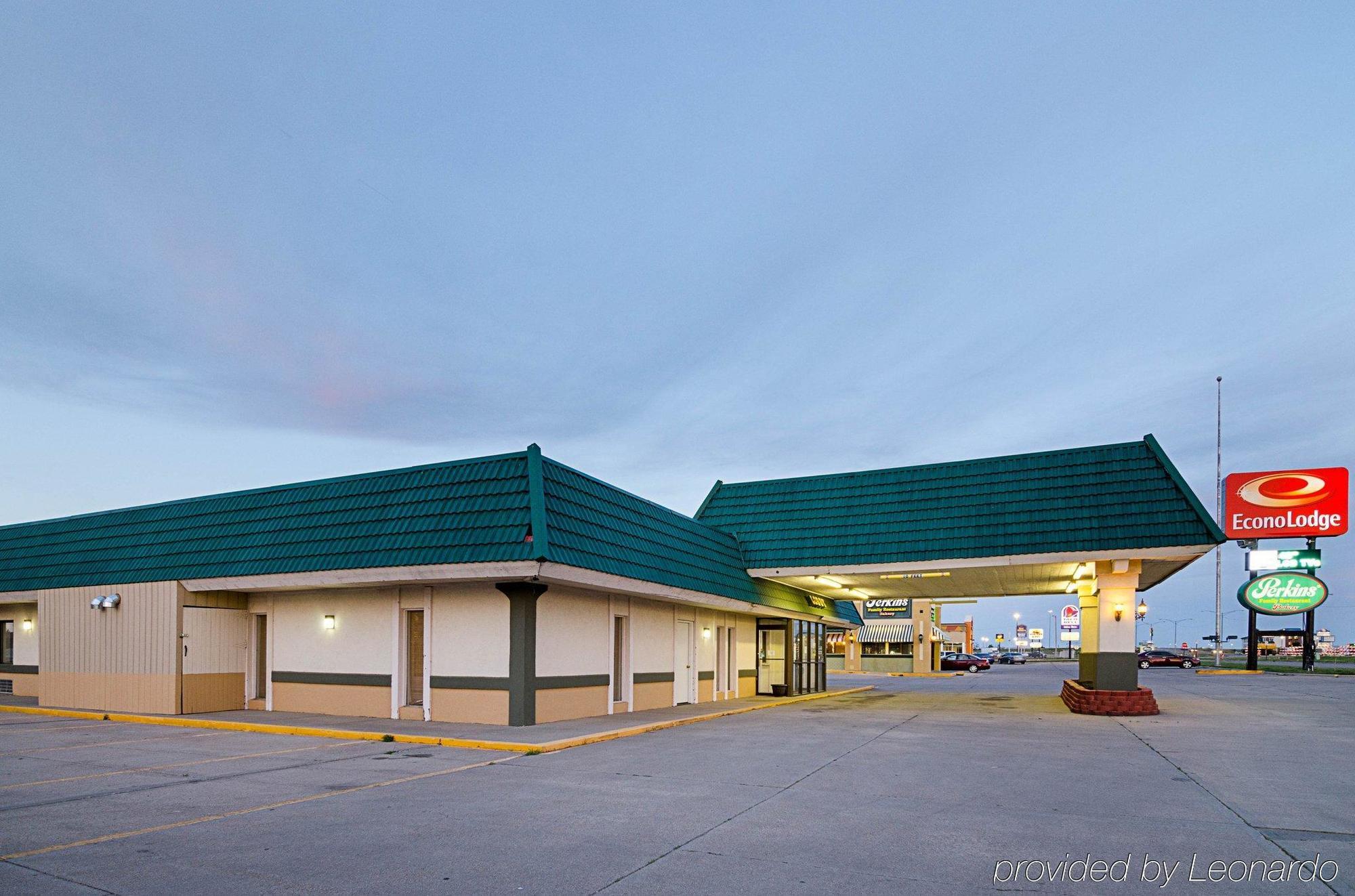 Econo Lodge Mcpherson Kültér fotó
