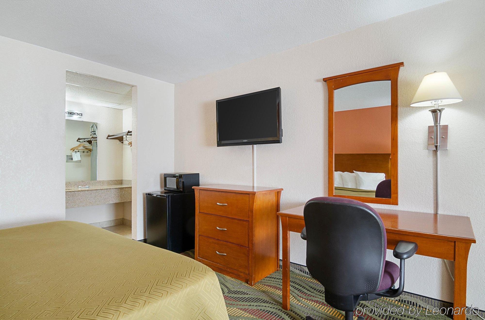Econo Lodge Mcpherson Kültér fotó