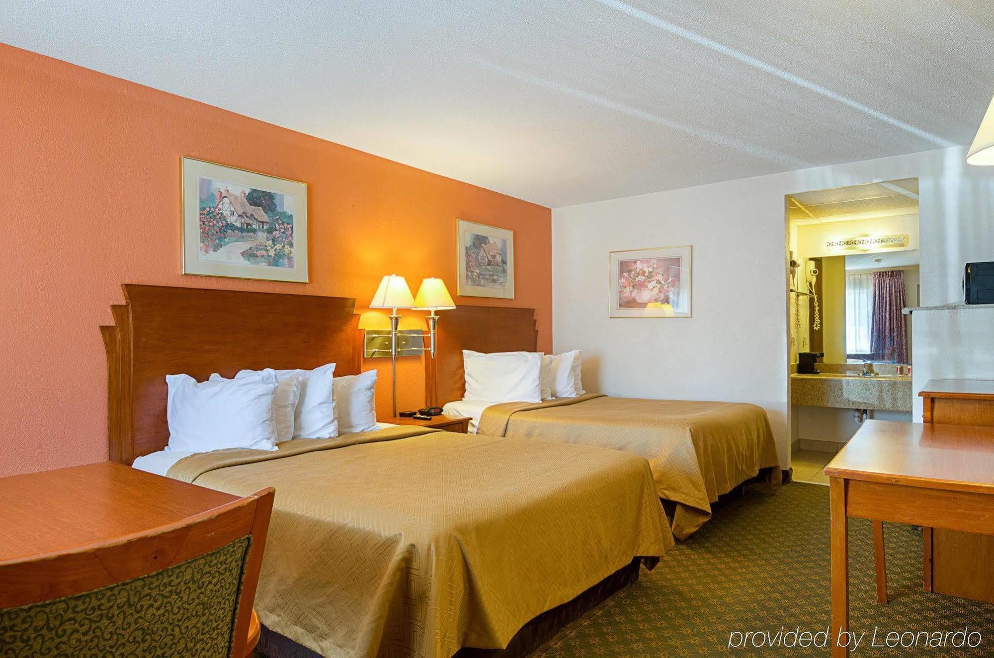 Econo Lodge Mcpherson Kültér fotó