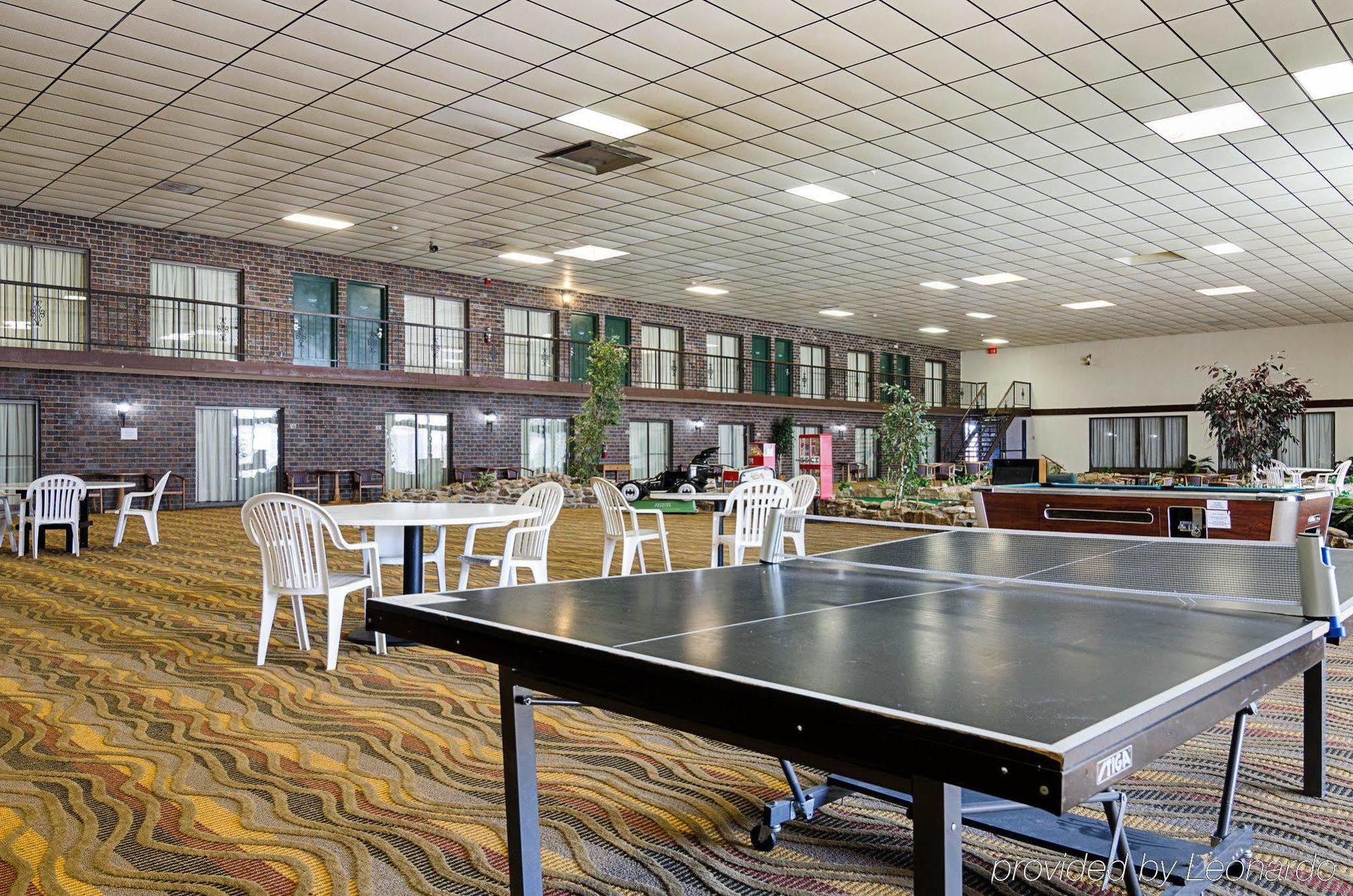 Econo Lodge Mcpherson Kültér fotó